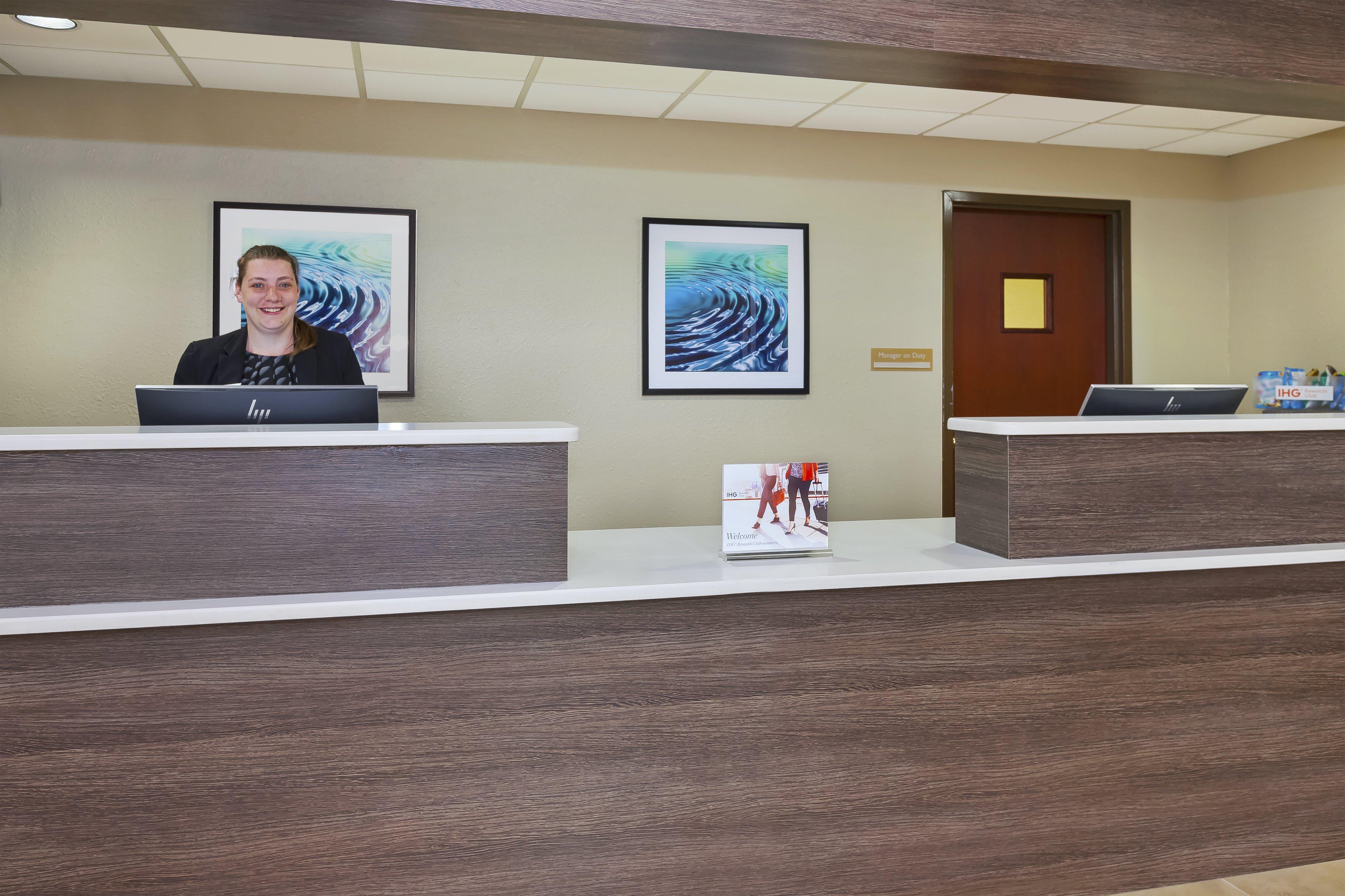Candlewood Suites Grand Rapids Airport By Ihg Cascade Exterior photo