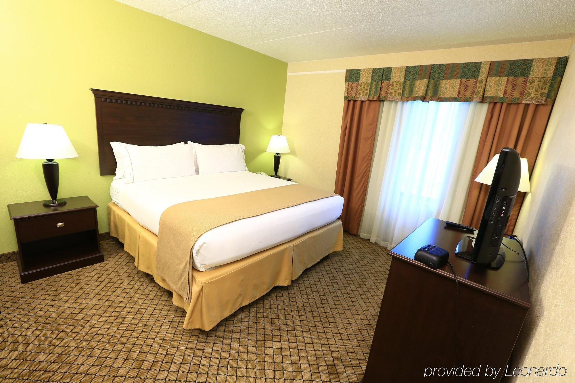Candlewood Suites Grand Rapids Airport By Ihg Cascade Exterior photo